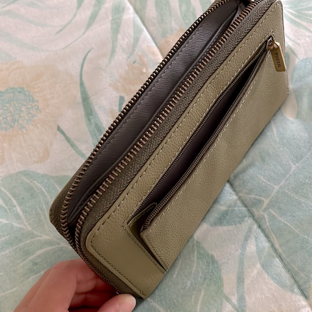 Fossil wallet - Picture 3 of 3